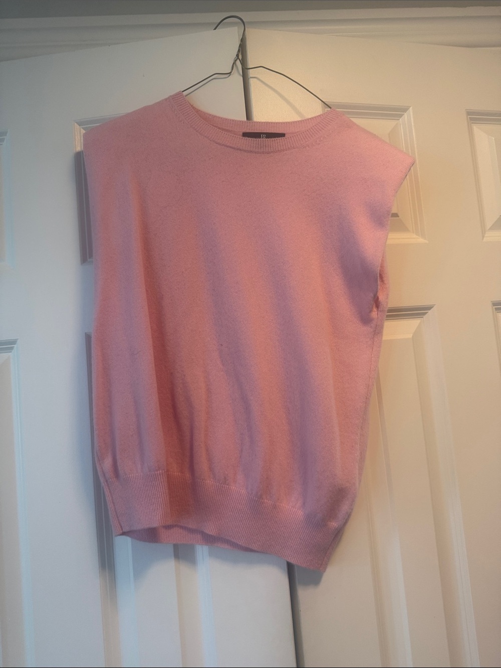 Banana Republic Light Pink Sleeveless Crewneck Sweater Vest
